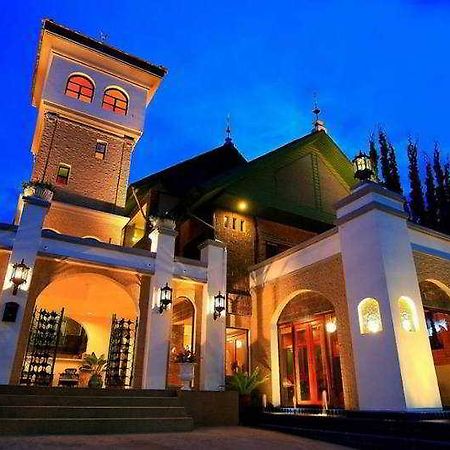 The Castle Chiang Mai Hotel Екстериор снимка