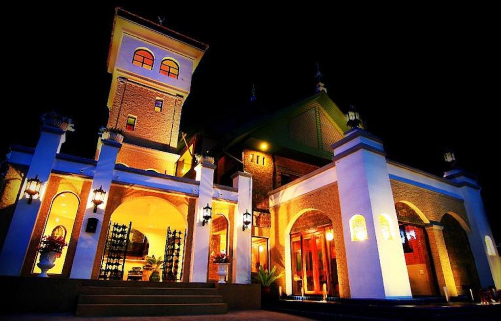 The Castle Chiang Mai Hotel Екстериор снимка